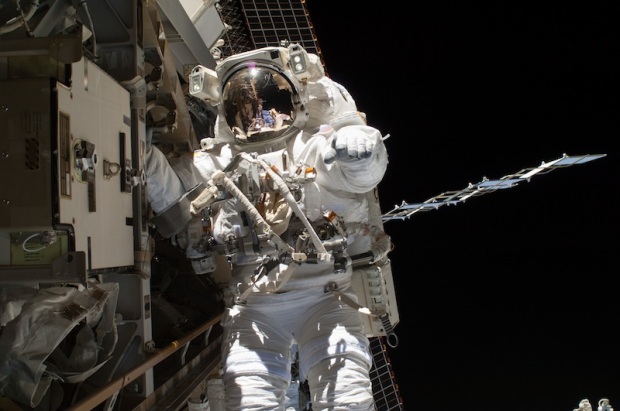 NASA astronaut Steve Swanson on a spacewalk outside International Space Station on April 22, 2014. (Credit: NASA)